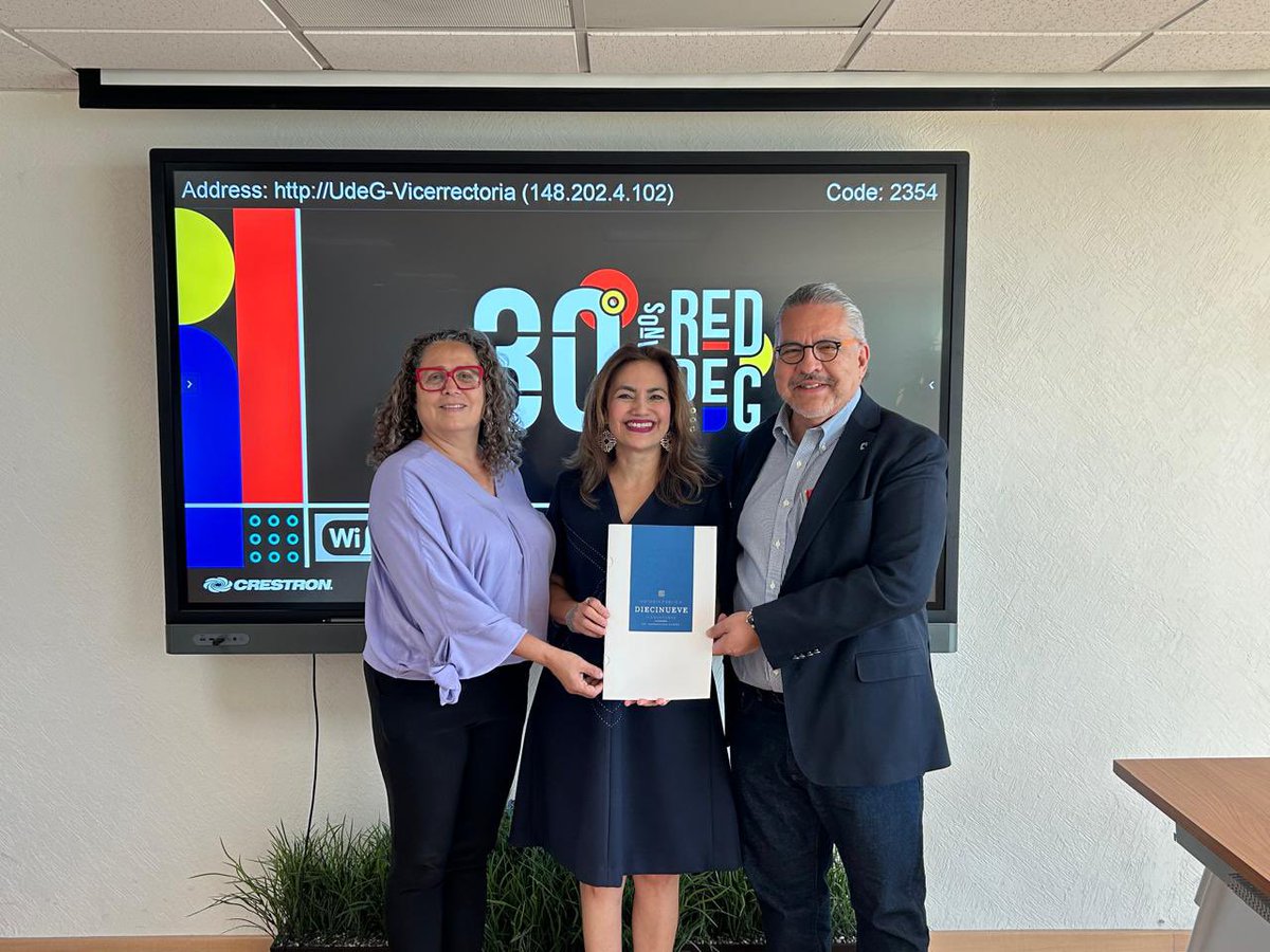 patrimonioudeg's tweet image. La Coordinación General de Patrimonio participó en el proceso de formalización y entrega de las escrituras del Centro Universitarios de Chapala @cuchapala , dotando así de certeza jurídica a uno de los más recientes centros universitarios. #Patrimonio #RedUdeG