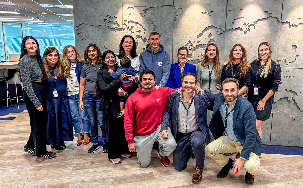 Invertir en la salud de nuestros empleados es clave para crear un entorno donde todos puedan crecer.💪🏻

Ayer, como parte del programa #ColorsUST, organizamos una consulta de fisioterapia en la oficina con una gran respuesta. 🙌

¡Cuidar de nuestro #USTeam nos hace más fuertes!💙