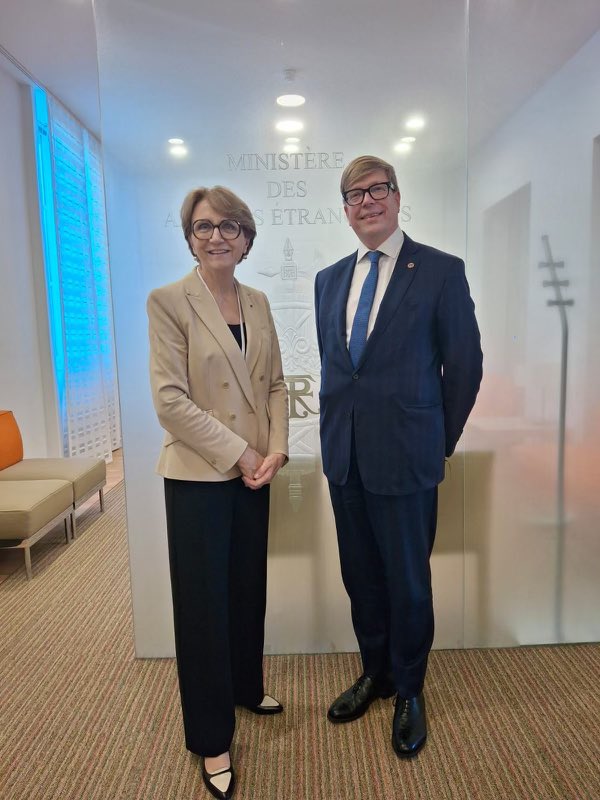 Jukka Salovaara (@jukka_salovaara) on Twitter photo Always good to compare notes with my colleague <a href="/amdescotes/">Anne-Marie Descôtes</a> 🇫🇮🤝🇫🇷Congratulations to France on mobilizing much needed assistance to 🇱🇧 at the International Conference in Support of Lebanon's People and Sovereignty in Paris today. Un grand merci. Always good to compare notes with my colleague <a href="/amdescotes/">Anne-Marie Descôtes</a> 🇫🇮🤝🇫🇷Congratulations to France on mobilizing much needed assistance to 🇱🇧 at the International Conference in Support of Lebanon's People and Sovereignty in Paris today. Un grand merci.