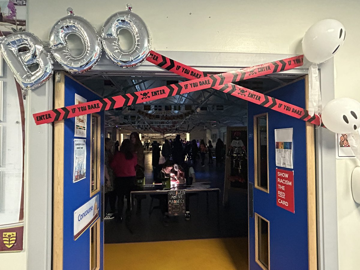 Halloween disco is underway 🎃 Congratulations to the S6 for their organisation and commitment to putting on this event for S1/2/3 pupils 👏🏻👏🏻👏🏻