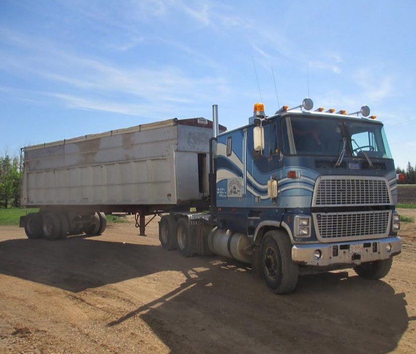 SEABOARDLLC's tweet image. 🚨NEW ARRIVAL !!!! 
1979 FORD CLT-9000 With A 10 Speed Automatic Transmission . 30,000$

Contact us today 
#TRUCK #FORD #SEABOARD