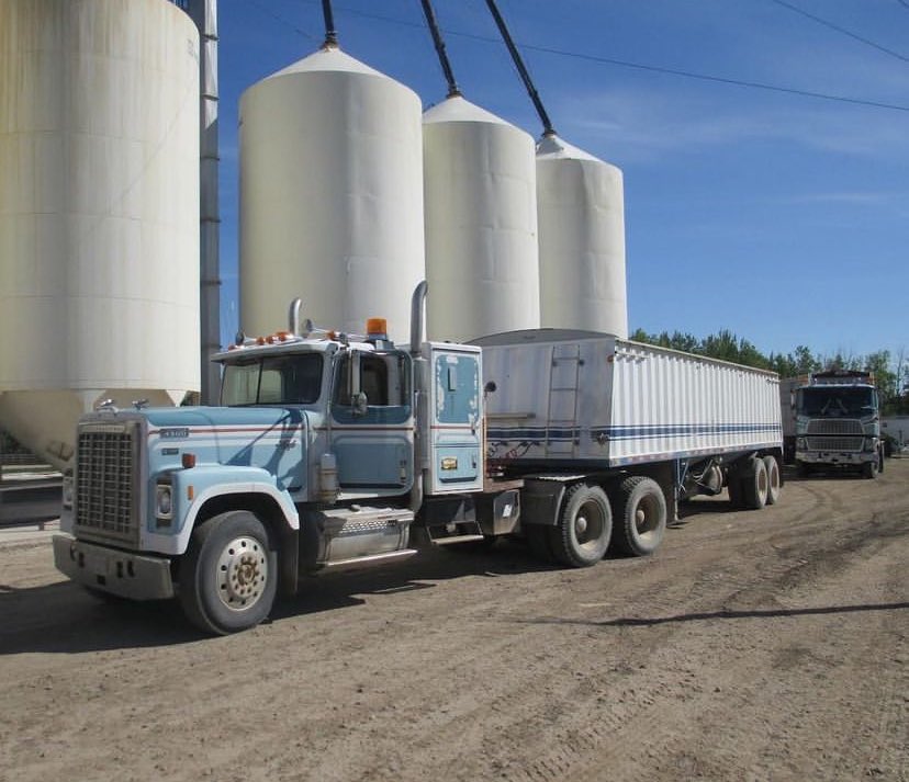 SEABOARDLLC's tweet image. 🚨NEW ARRIVAL !!!! 
1979 FORD CLT-9000 With A 10 Speed Automatic Transmission . 30,000$

Contact us today 
#TRUCK #FORD #SEABOARD