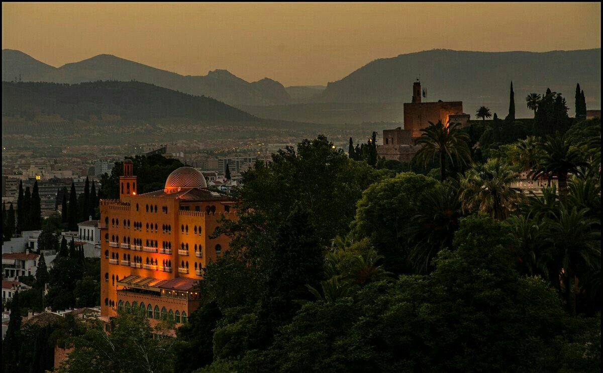 Alvaro_Arque's tweet photo. #Granada https://t.co/XafvqpYsyN