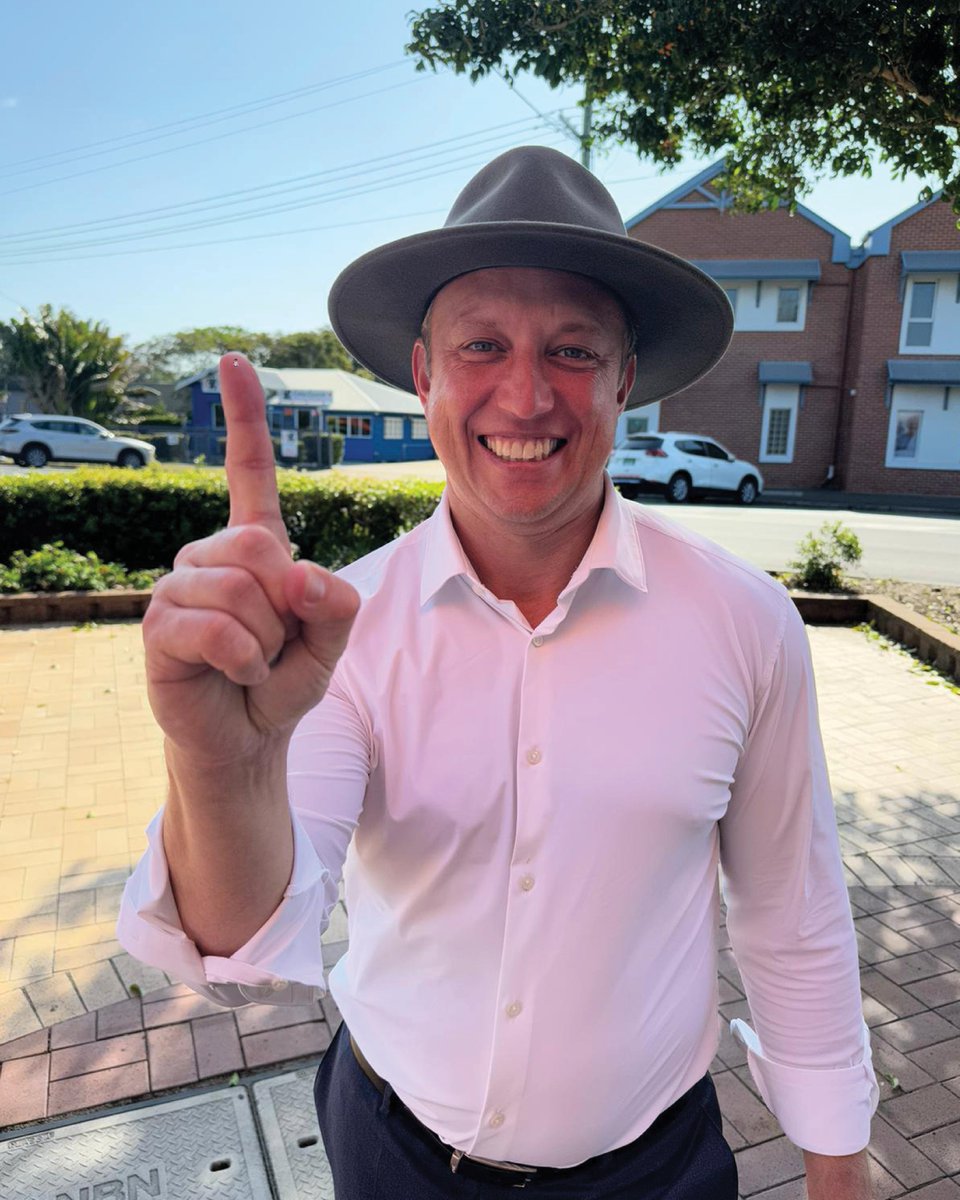 QLDLabor's tweet photo. 1 day to go! Don’t risk the LNP’s cuts – Steven Miles and Labor are committed to doing what matters for Queensland. https://t.co/wf9svI6QvR