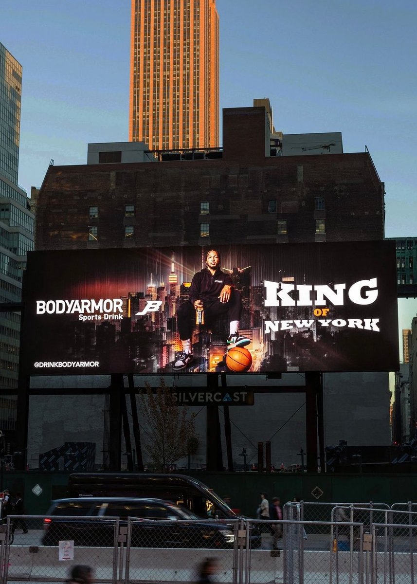 NBA_NewYork's tweet photo. Jalen Brunson King of New York billboard is up 🔥 👑 https://t.co/caWTpsyUUe