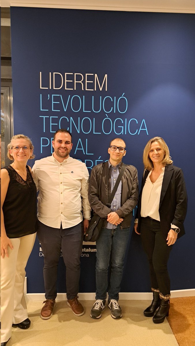 Avui als #premisEICGirona amb alguns dels TFG i TFM dirigits amb la <a href="/IFerrerR/">Ines_FR</a>  i <a href="/dani_trias/">Daniel Trias</a>. Molts d'èxits Marc, Jordi I Ània( faltes a la foto!) Felicitem als premiats: Marti #GETI i Albert #MEI! ... i hem aprofitat per fer-nos una foto ben xul•la. Orgulloses del #TalentEPS