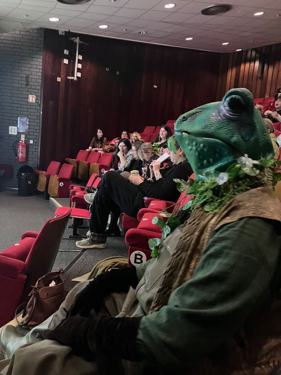 StaffsFineArt's tweet image. Brilliant start to our #visitingartist talks programme today with a fantastic visit from The Frog &amp;amp; then an insightful talk by @SimonWoolham73 about his often canal based practice. Discussion moved through drawing practices, collaboration &amp;amp;sources of inspiration.  @UniofStaffs