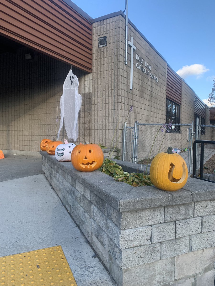 Holy Name Kingston tweet media