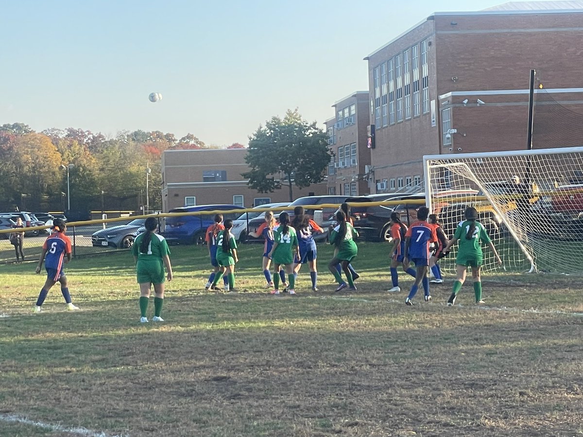 GoMHSMules's tweet photo. HTH Girls Soccer team taking on Evergreen Charter Academy @MalverneHS. ⚽️ #gomules #soccer @HTHMiddleSchool @MalverneUFSD https://t.co/QYPkPYuH7G
