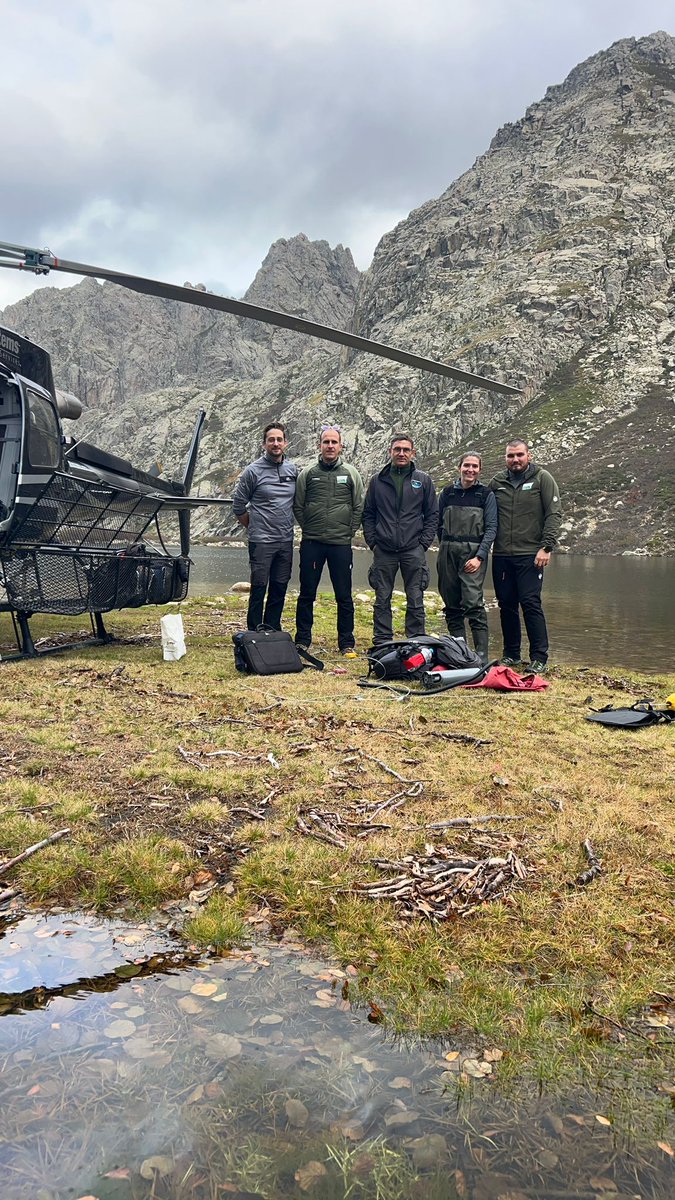 Santoni_Hydro's tweet photo. Mais... d'où vient l'eau💧des lacs 🏞️ de #Corse ? Pluies🌧️ Neige❄️... et les #eauxsouterraines 🪨 alors ? 🤔 Enquête sur #Rinosu #Melu #Ninu #Capitellu #Oriente pour rechercher des traces de #radon ⚛️ et confirmer leur role ! 🔝 collab  @oecorse @UnivCorse @Lab_SPE @CNRS_dr12🤝 https://t.co/8ValbQytnQ