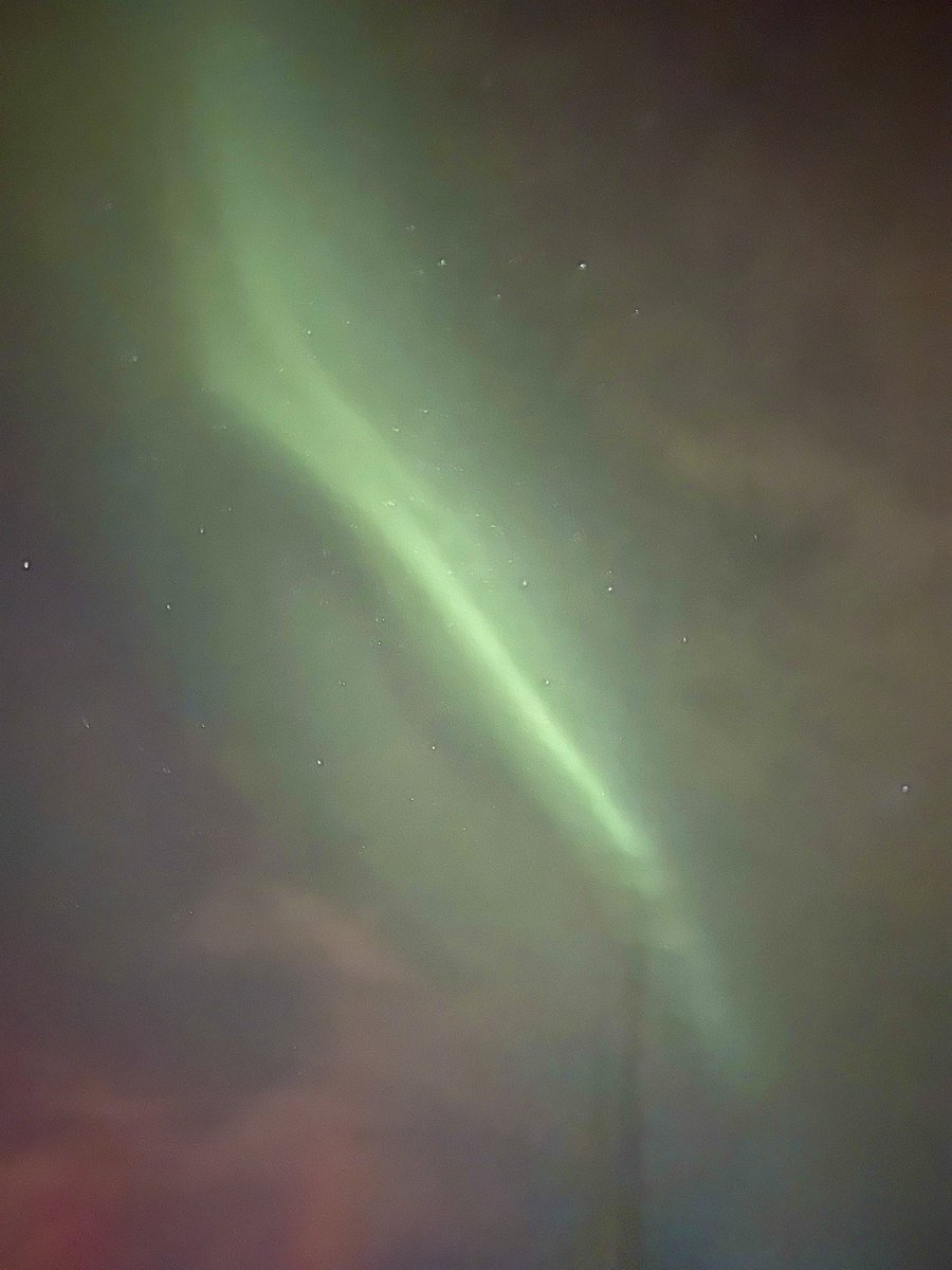 dnnymakin's tweet photo. A magical end to an unbelievable Icelandic road trip 🇮🇸🌌💧🏔️ https://t.co/zUrGjU2ofz