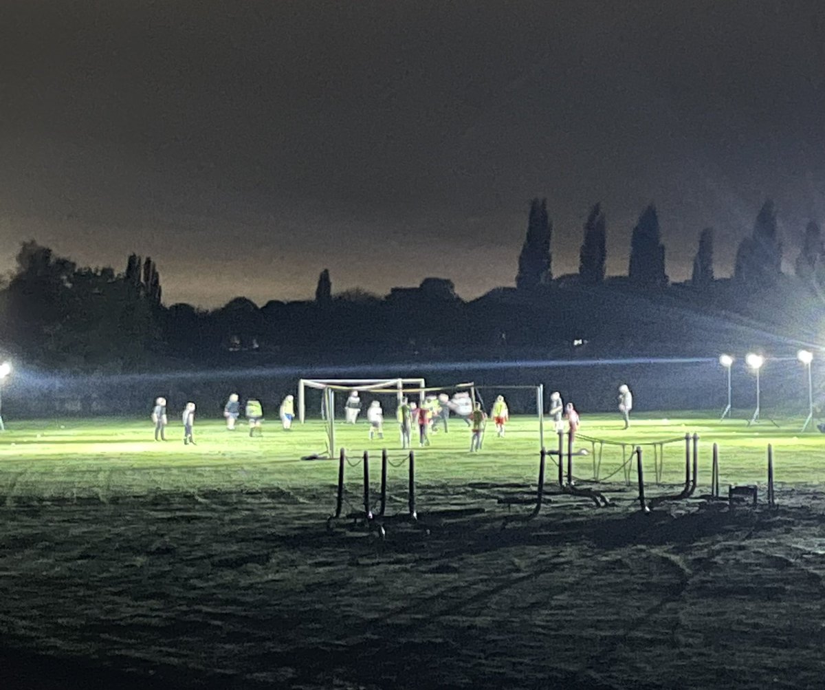 Great night on the Grange Estate, with over 50 children attending the Kettering Town FC ‘free’ street football 🔴⚫️
KTFC - loving giving something back to the community ⚽️🥅