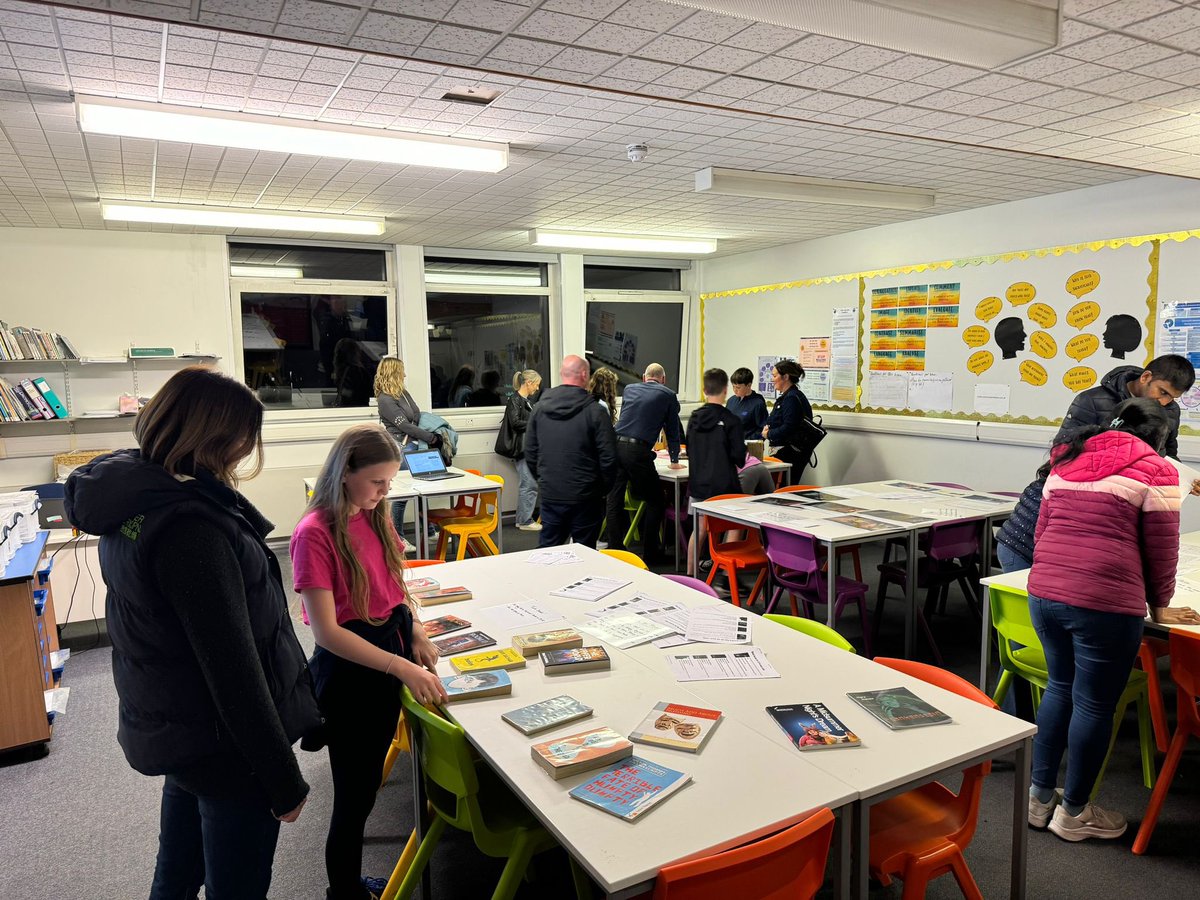 Linlithgow Academy English tweet media