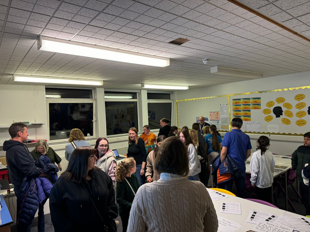 Linlithgow Academy English tweet media