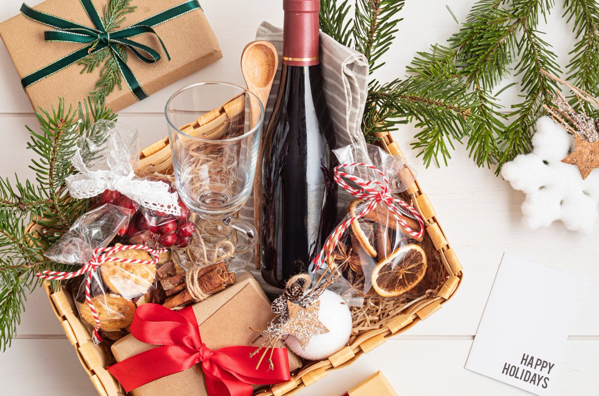 DustinMPeyser's tweet image. 🏡 Handle Hostess Gifts With Ease dlvr.it/TFhrcK #EntertainingTips #HolidaySeasonal #holidays #HostessGiftIdeas