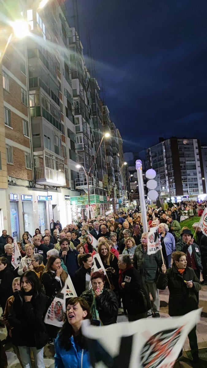 Gamonal y Zona Sur contra los aparcamientos en altura. Barrios vivos, barrios combativos.