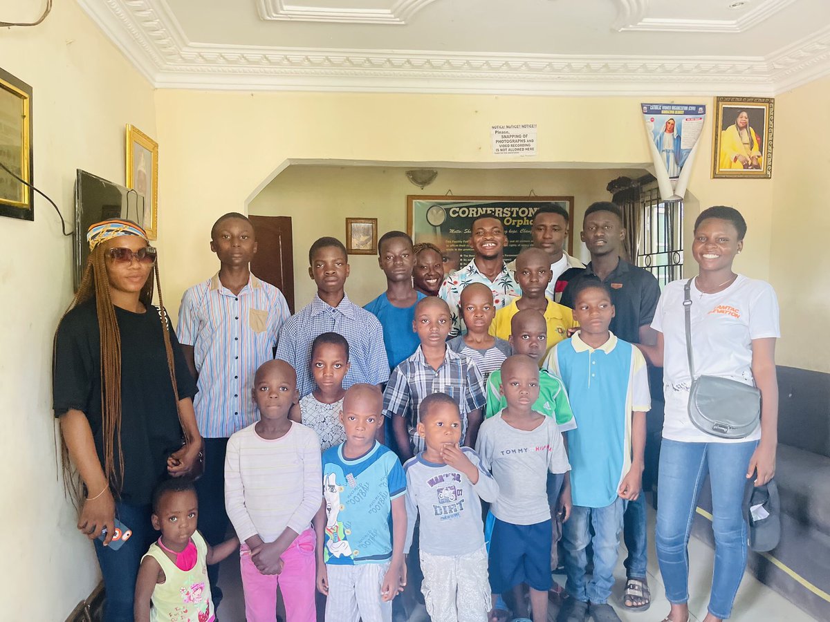friday_agbetu's tweet photo. SOURCE OF LAUGHTER 2024 OUTREACH🤩🎉✝️(NOVEMBER 8, 2024.)
We are a body with the burden of putting smiles on the faces of lovely children out there, especially orphans and the less privileged. 

1st Slide: 2021
2nd Slide:2022
3rd  Slide: 2023
4th  Slide: Intentions for 2024… https://t.co/aXK3glNsu2