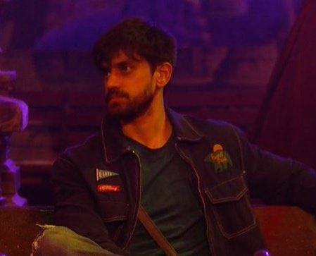 MohdArifGani's tweet photo. @ColorsTV @EishaSingh24 @KaushikAlice @Avinash_galaxy @BeingSalmanKhan Dear Satyanash I curse you, 
whenever you use the toilet you run out of water and flush ur sh!t with tears.
I hope all the girls on whom you ever shouted without any reason drag you by ur hair, spin u around and throw you out of the milky Way. 
#BiggBoss18 #Satyanash Kirana Store https://t.co/9J8ce5Ezss