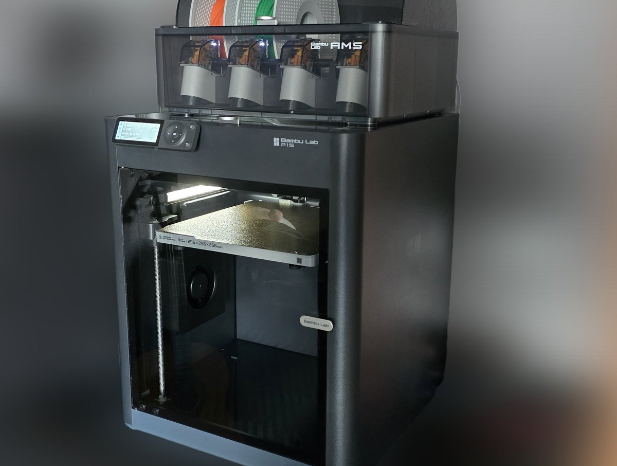 Waddleton_'s tweet photo. Alright, finally got my @BambulabGlobal P1S!
Now i just need to find some printable StarCitizen models😅

This thing is amazing. Im actually thinking about buying an A1-Mini aswell, to print small stuff while the P1S is printing bigger prints...
#starcitizen #3DPrinting #bambulab https://t.co/B0Pj6rIw6Y