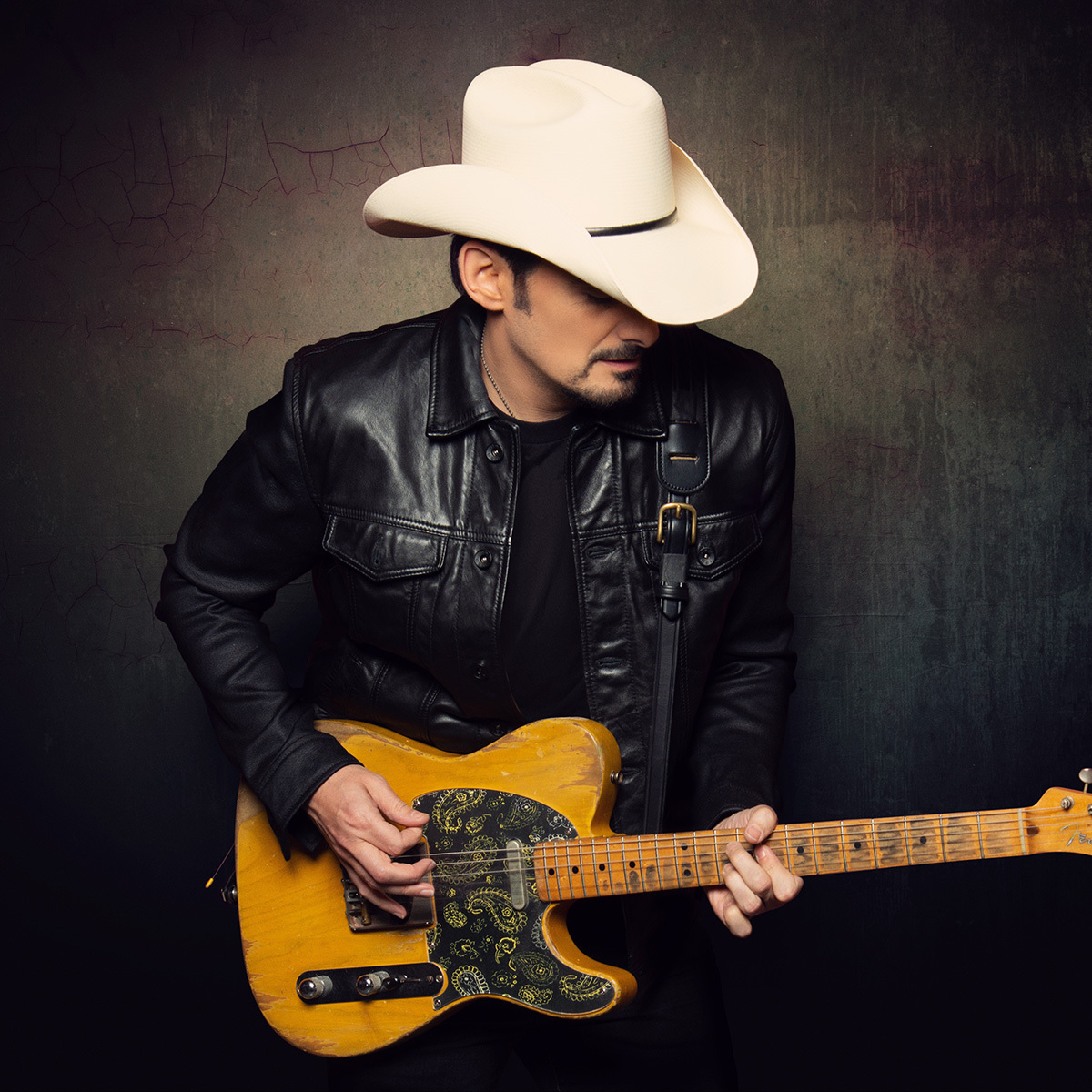 Dodgers superfan and country music star Brad Paisley will perform the National Anthem before Game 1 of the World Series tomorrow, October 25th