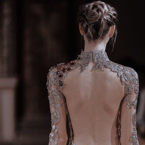 ClothesAesthe's tweet photo. back decollete https://t.co/ETU0ecgbFZ