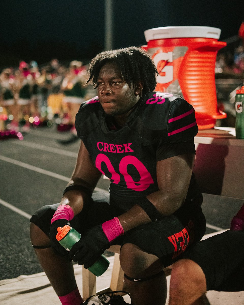 Overlooked and underpaid‼️size doesn't mean anything to me. I believe in my abilities to play at the next level and coaches will to soon enough💯
FILM DONT LIE👇
hudl.com/v/2QWfvL