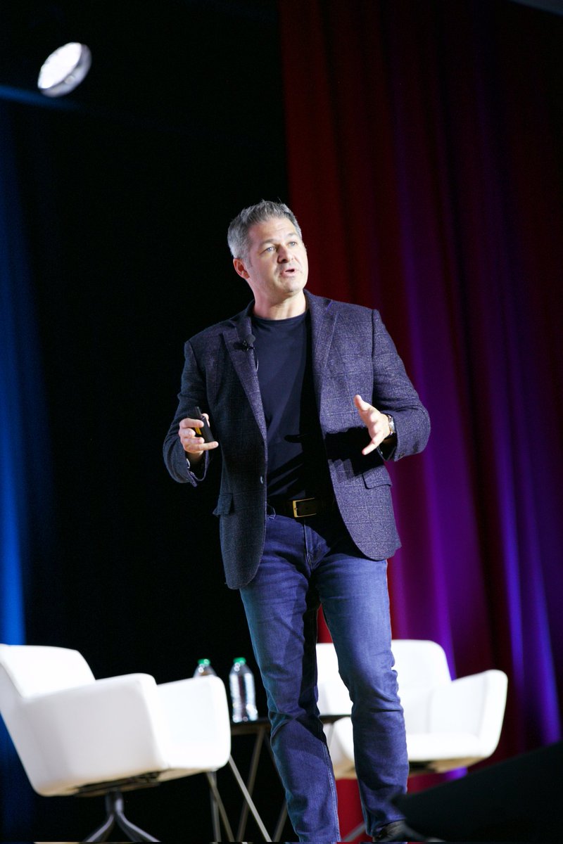 wobi_en's tweet photo. @ethan_kross on mastering well-being and boosting performance! 💪

#WBFNYC https://t.co/Til1ZSzg8q