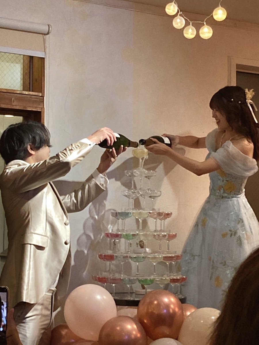 Og_uRA's tweet photo. やりたいこと全部出来た最高の結婚式でした❕❕
家族も友達も大好き^_^^_^^_^ https://t.co/NGHyNS9Xgw