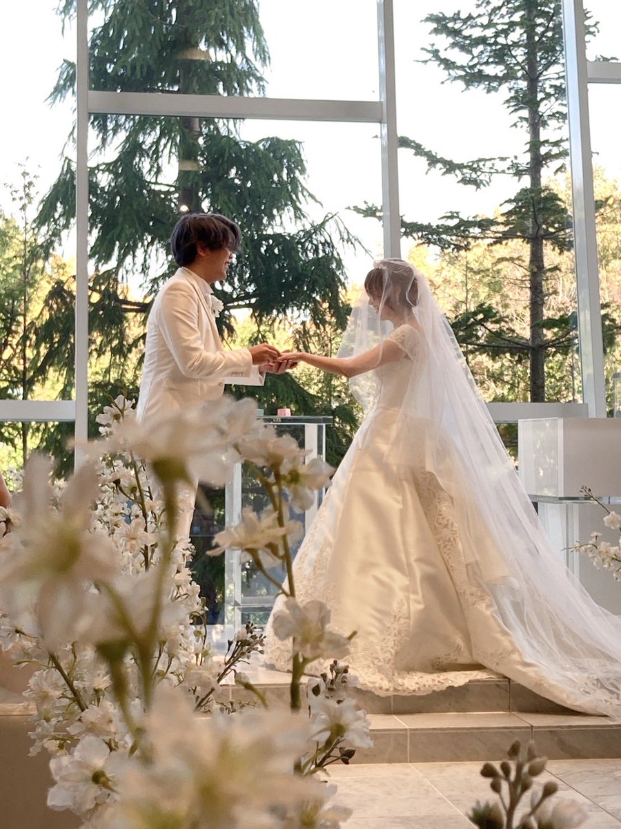 Og_uRA's tweet photo. やりたいこと全部出来た最高の結婚式でした❕❕
家族も友達も大好き^_^^_^^_^ https://t.co/NGHyNS9Xgw