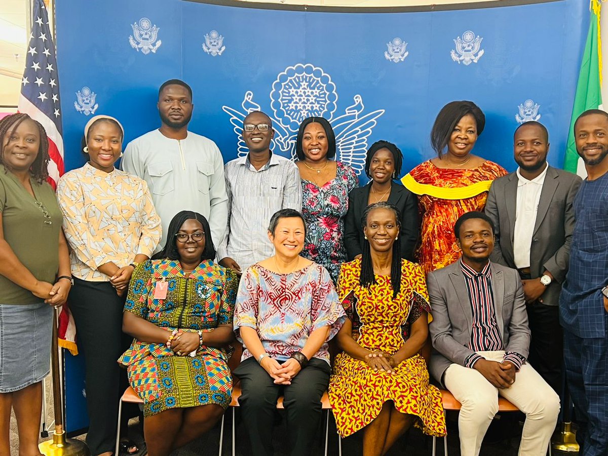YALIRLCWAAccra's tweet photo. The Accra RLC is in #Nigeria! We started off with a curtasy call to the US embassy in Abuja. We are grateful for the fruitful discussions we had on how we can better support YALI Alumni. Follow us for more! #opportunities #YALIRLCAccra #partnerships  #USAID https://t.co/XOCsAHLva1