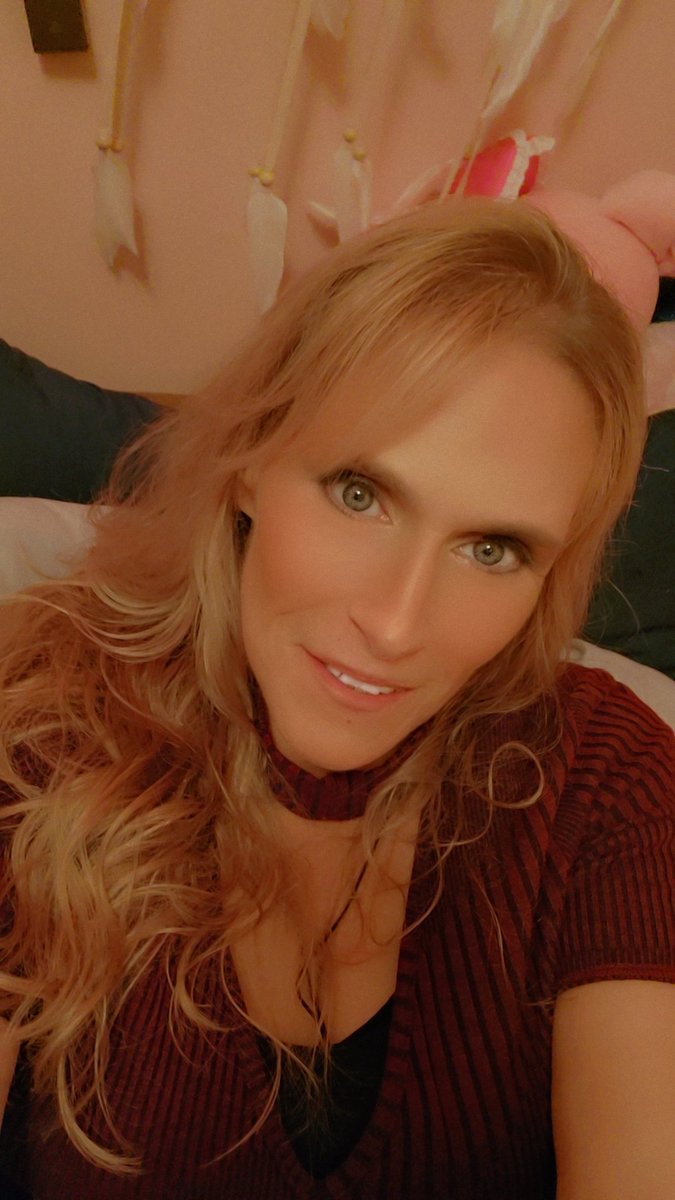 goddessxxcandy's tweet photo. Selling Content Approach Tribute feetfetish Sugarbaby submissive Whales Wallets https://t.co/ntPlJHFVzD