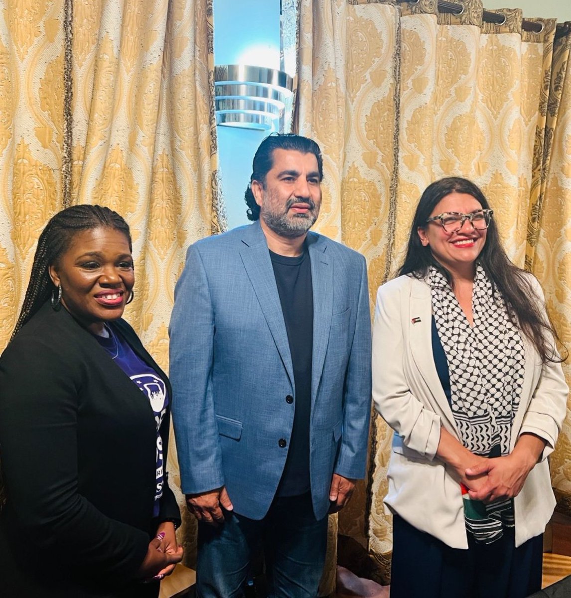 QasimKhanSuri's tweet photo. Thank you Congresswoman Rashida Tlaib @RepRashida @RashidaTlaib, Congresswoman Cori Bush @CoriBush @RepCori for supporting human rights &amp; democracy in Pakistan and calling for the release of political prisoners including former Prime Minister Imran Khan. https://t.co/tGWzgdHdvc