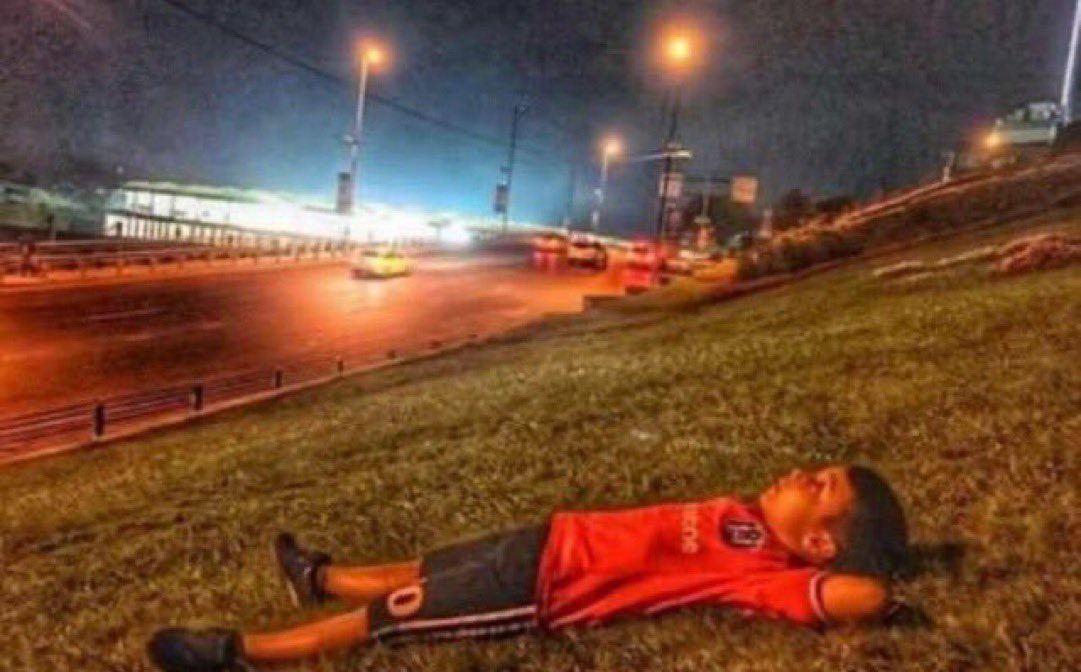 Bu gece düşlerim dehşetli güzel...