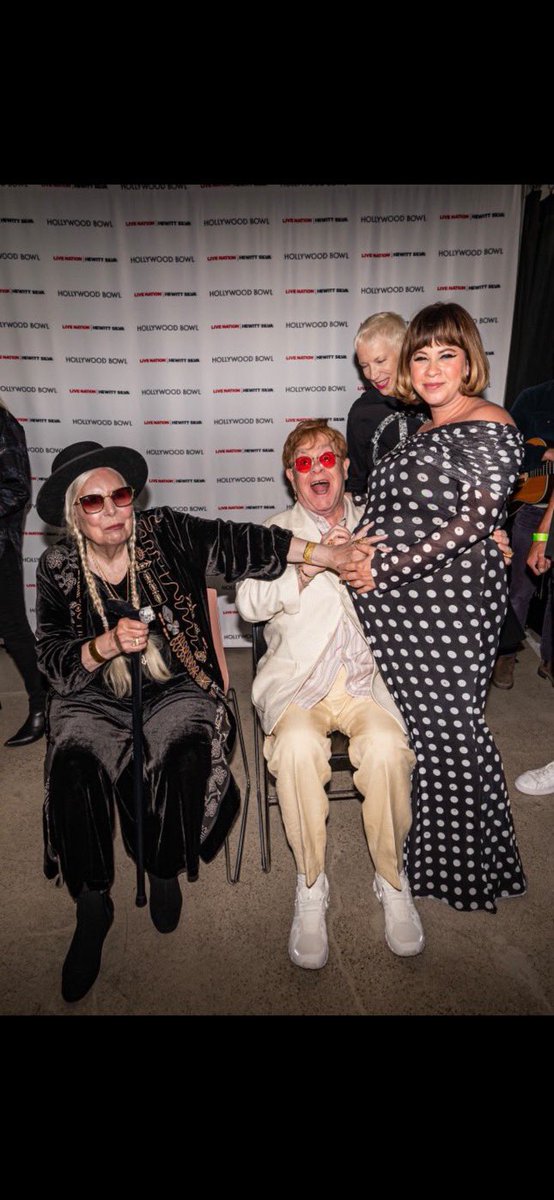 ilovelucius's tweet photo. We’re IN THE CLOUDS… And we’re never coming back down. Not EVER. no words could ever do justice to what this artist, group of musicians, experience, life-affirming-magical-ride has given us.. but it’s forever burned in our brains & hearts. Branded. Thank you  @jonimitchell, thank you @brandicarlile the ultimate octopus, pulling us all together, making magic happen, always, and so graciously, so generously. Love you so.

We’ll be digesting this for quite some time, so don’t be surprised for more posts, more words, more emotions to come.

Oh, and Jess’ belly was baptized by Joni & @eltonofficial! Brandi bets he’ll come out singing!

📸: 1 @CelisseMusic and 2 & 3 Mathieu Bitton