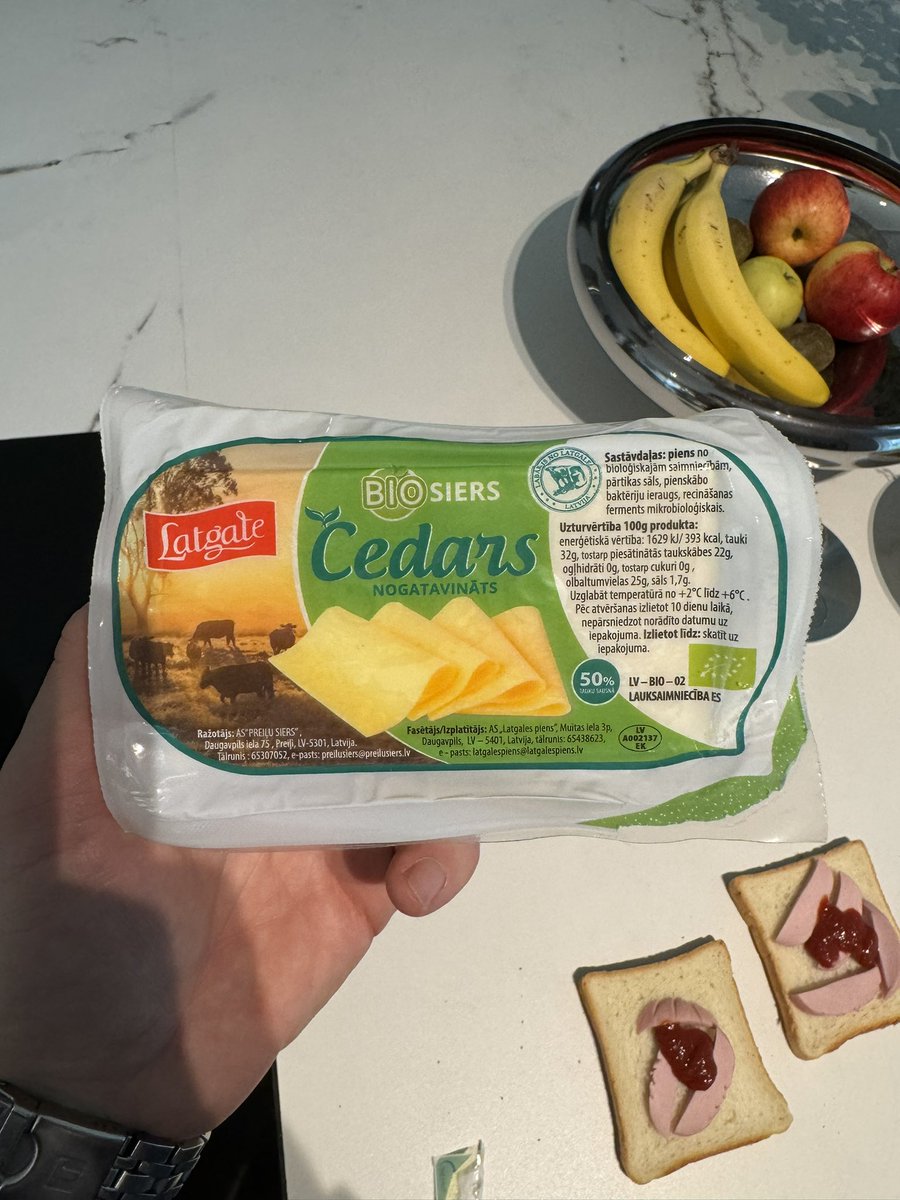 Mēs esam iecienījuši šo Preiļu sieru, esmu gatavs kļūt par influenceri! Kāds no uzņēmuma vadības man var pateikt, kā pareizi to iepakojumu atvērt bez naža?

Ps. Gada laikā nevienu reizi nav izdevies atvērt iepakojumu kā tas ir paredzēts 😅 tas atvēršanas mehānisms nestrādā!