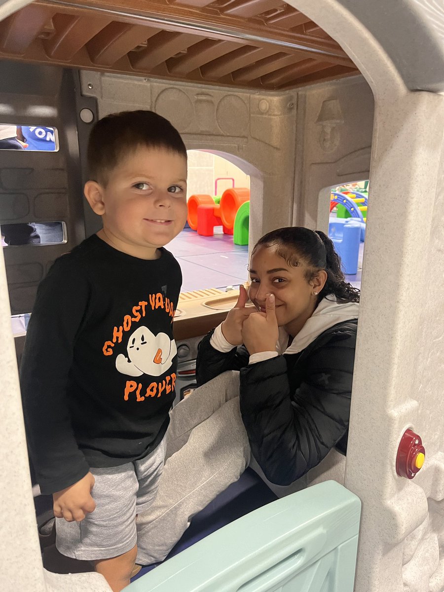 We loved having <a href="/TWHS_Cardinals/">Thomas Worthington High School</a> students come and visit us today!! It’s extra special when your dad is one of their principals!!! <a href="/BShaffer08/">Brett Shaffer</a> <a href="/jennafish130/">Jennifer Shaffer</a> #ItsWorthIt