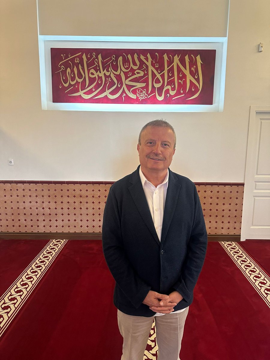 drmahmutkocak's tweet photo. Hafızamızdaki Kur’an değil
Hayatımızdaki Kur’an bizi iyi insan,iyi müslüman yapar. Kur’ân’ı iyi #okuyan değil iyi #yaşayanlar kıymetlidir.
Tüm dostlarımın cumasını tebrik ediyorum.
#granadamosque #granadacami https://t.co/hd4nADdTjy