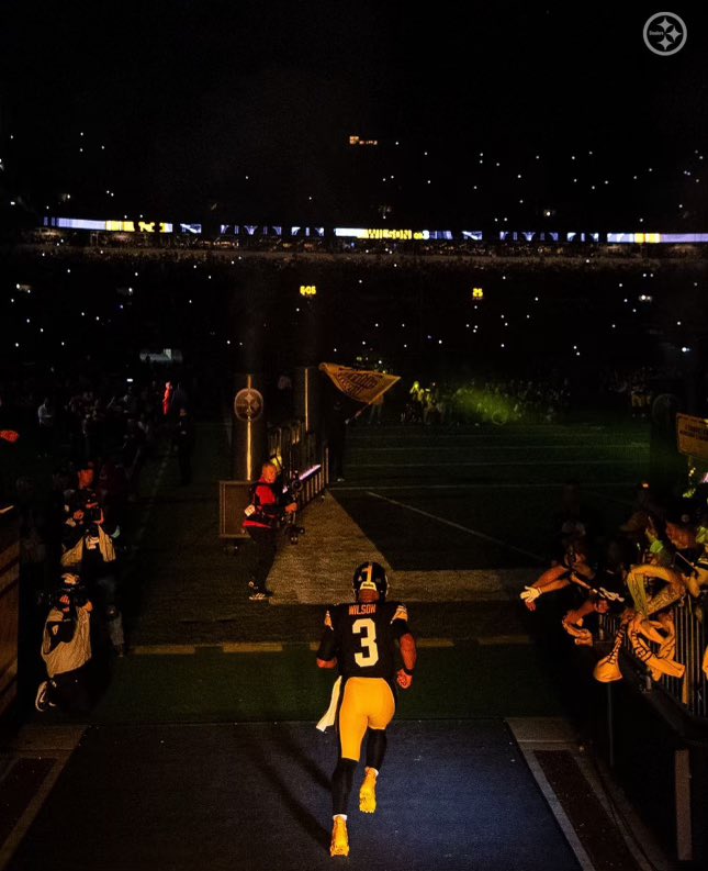 DangeRussWilson's tweet image. “Rejoice always, pray continually, give thanks in all circumstances; for this is God’s will for you in Christ Jesus.”
1 Thessalonians 5:16-18