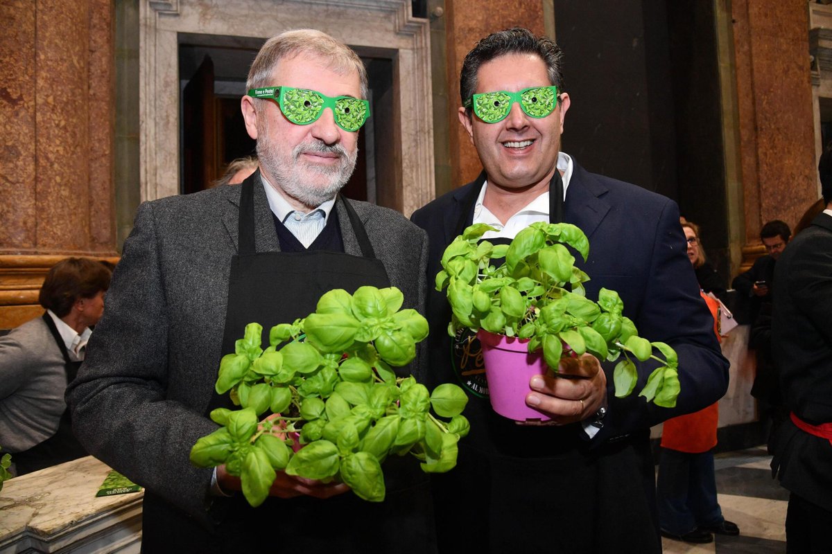 karlitos_x's tweet image. Votare #Bucci come Presidente della #Liguria vuol dire votare le stesse politiche di #Toti e lasciare la Regione nel pantano di politiche opache e malaffare. Ci pensino bene i liguri, quando domenica e lunedì andranno alle urne. #PiazzaPulita