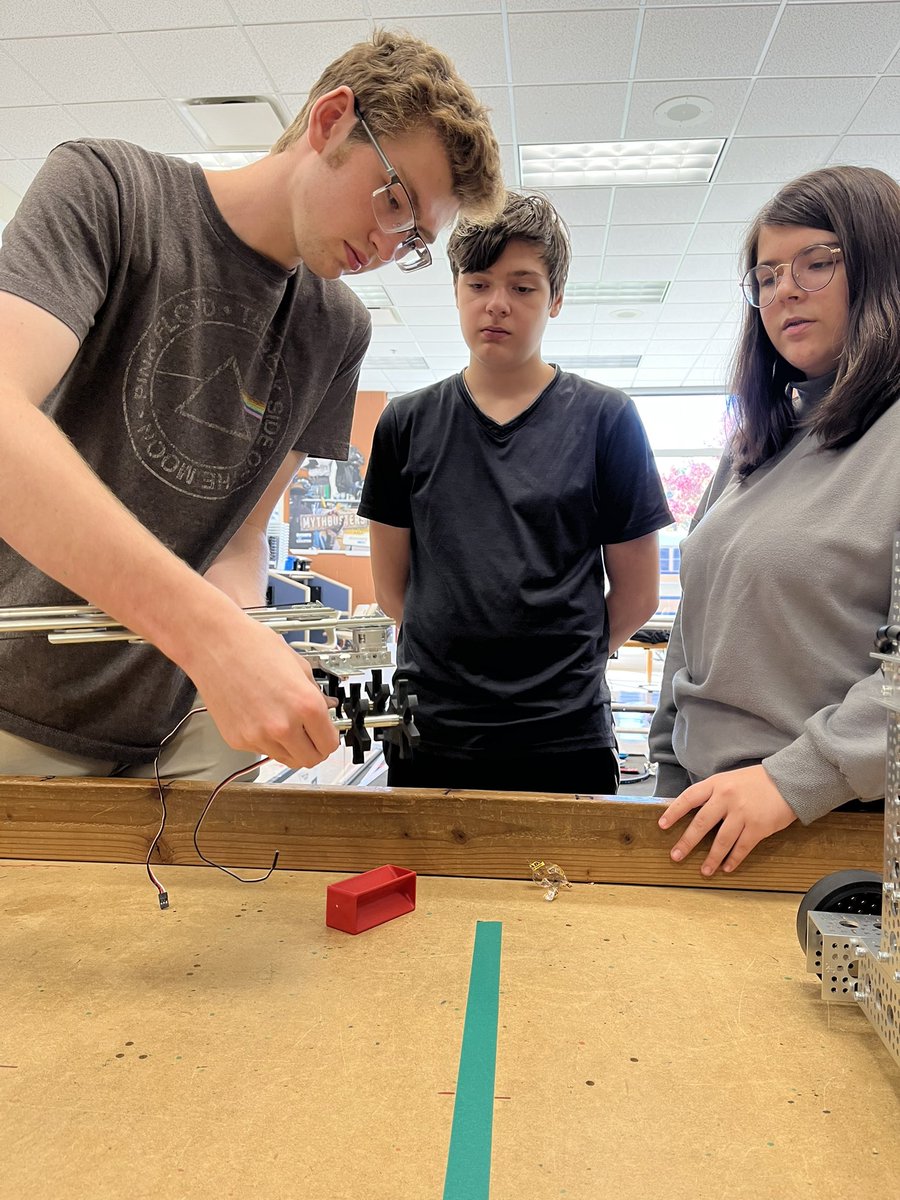LaBrae Robotics #14518 tweet media