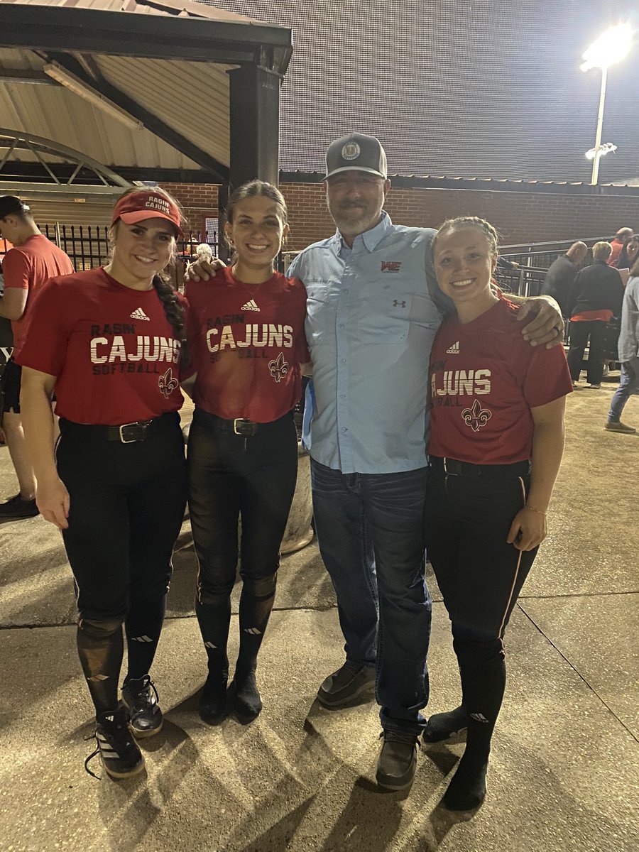Spent the evening watching a few Ragin Cajuns do their thing!!!  Bethany missing from the pic cause she was busy doin bullpen cleanup things. 😂