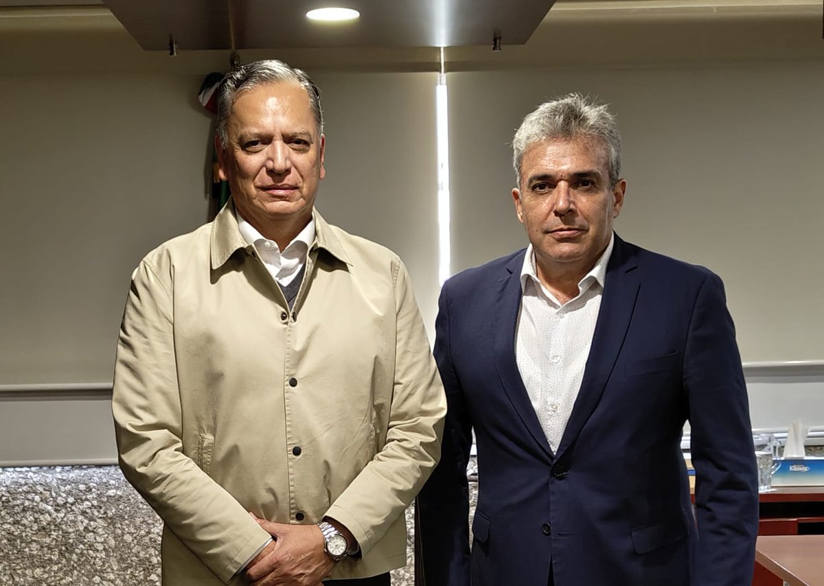 ANCSACNacional's tweet photo. Agradezco la muy productiva reunión de trabajo del día de hoy con el Licenciado Mario Macías Robles, Director Sectorial de los Trabajadores del Infonavit. @MarioMaciasRobl @DSTInfonavit @Infonavit @MARCONEYRAMX @ANCSACNacional https://t.co/ulg8ezx4Zy