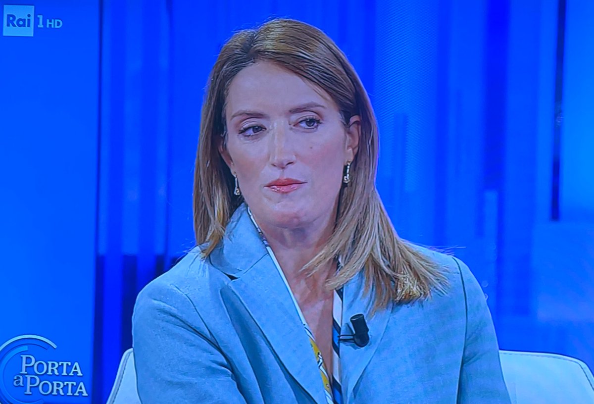 Europarl_IT's tweet image. 🔵 🔛 Ora la Presidente del Parlamento europeo Roberta Metsola interviene a Porta a Porta ospite di Bruno Vespa su Rai1.

@EP_President @RaiPortaaPorta @Raiofficialnews