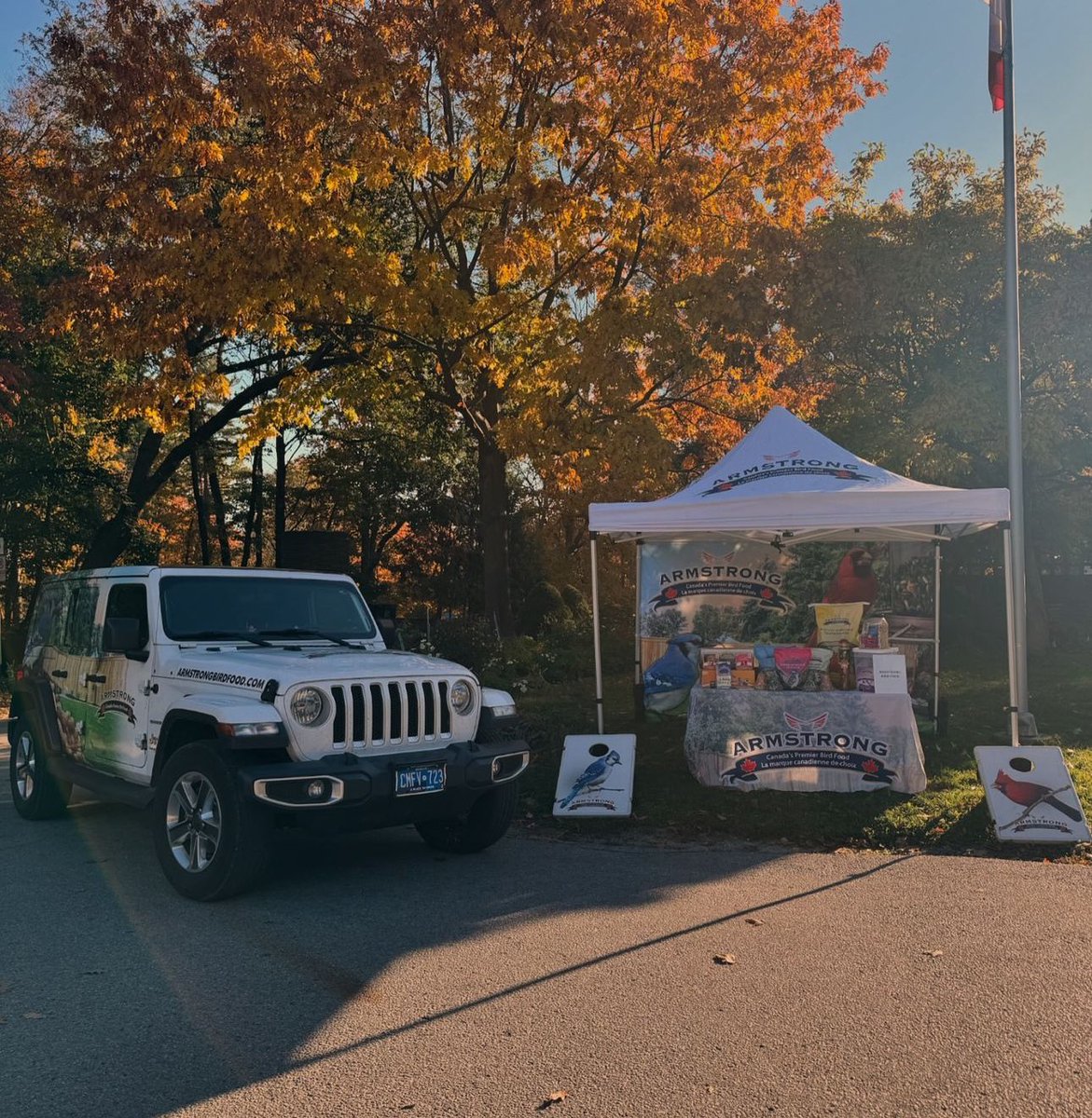 armstrong_bird's tweet photo. The Armstrong team is on site discussing all things birding at @yourriverwood inaugural Great Riverwood Hike! 

#birding #birds #armstrongbirdfood #riverwoodconservancy https://t.co/tft2MWCTkt