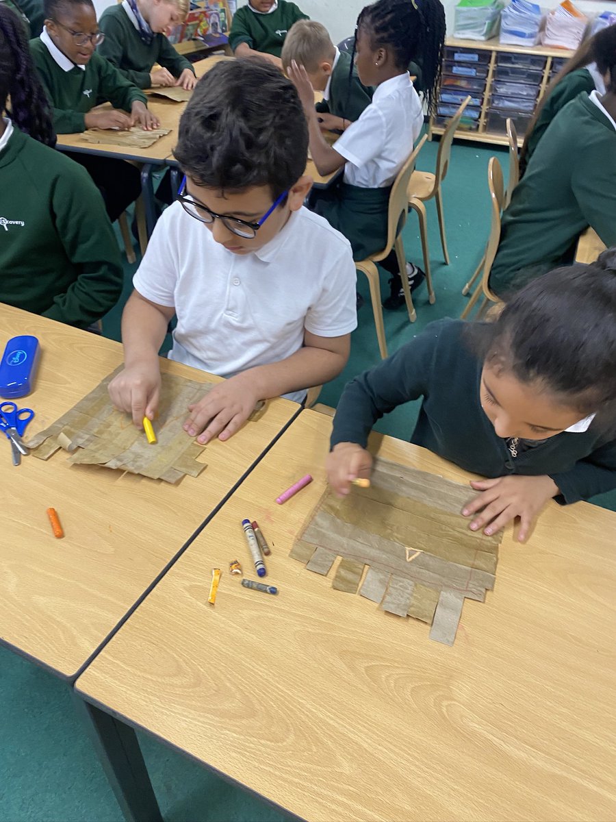 Discovery_Y4's tweet photo. This week, our creative Year 4οΈβ£s had lots of fun decorating ποΈ the papyrus π that they made during Ancient Egyptian day!
Can you spot any Egyptian symbols? π€ #Year4 #DPS #LearningJourney #ExploreDreamGrow π± https://t.co/SzcSmVARXX