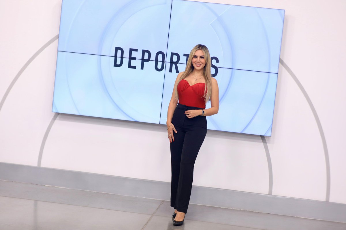 NoticieroSLV's tweet photo. ¡Las noticias deportivas te las presenta @AlejandraMegan6!

Continúa en sintonía de @Canal10Sv para conocer los detalles.

También puedes seguir nuestra transmisión por X Live. https://t.co/I7UAAFlm0K