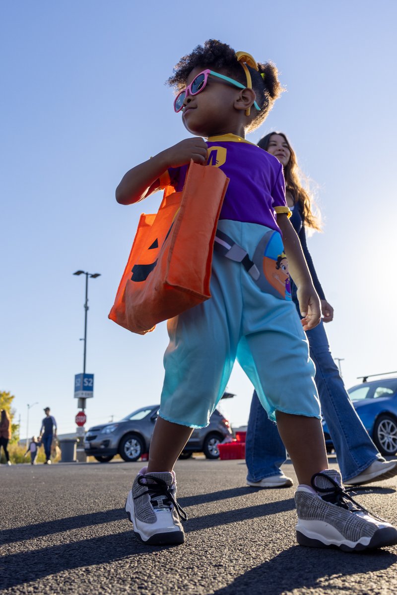 JolietJrCollege's tweet photo. The costumes and candy were countless at this year's Trunk or Treat! 🎃

Thanks to all who participated and helped @JJC_OSA host another successful holiday event!

#JJCisCollege #4EveryStudent4EveryCommunity https://t.co/oojUAAP182