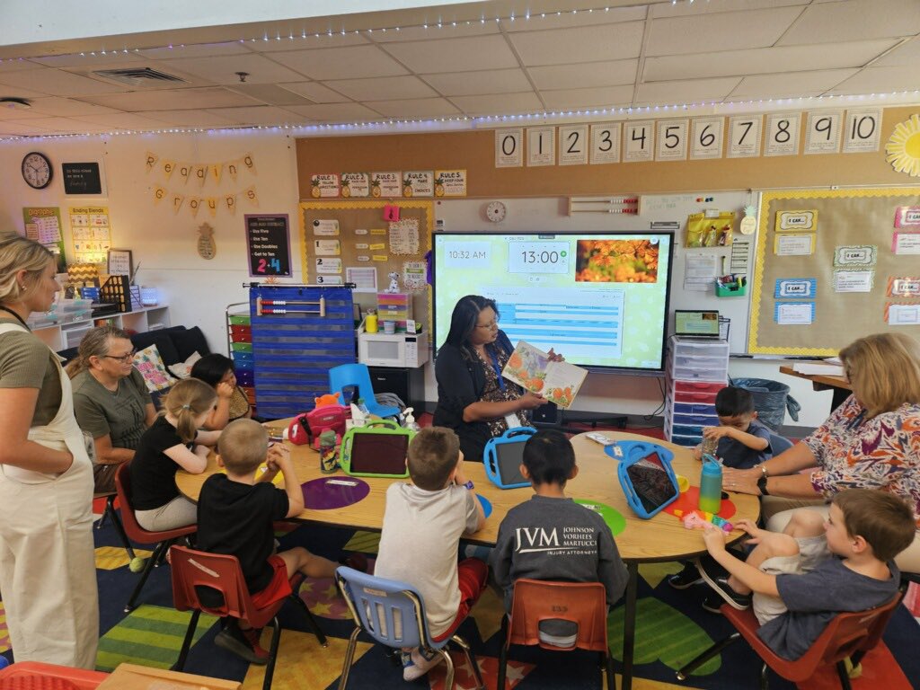 GrayElementary's tweet image. DEAR Time is the best! #SPSreadtosucceed