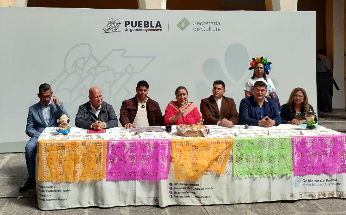 muni_revista's tweet photo. El alcalde de #Cuautlancingo @omarmunooz anuncia el festival "Ánimas y Raíces" como parte se las festividades de #DiaDeMuertos , del #28deOct al #3deNov , habrá operativo de seguridad y limpieza en los panteones. https://t.co/SUCW3YSxvS
