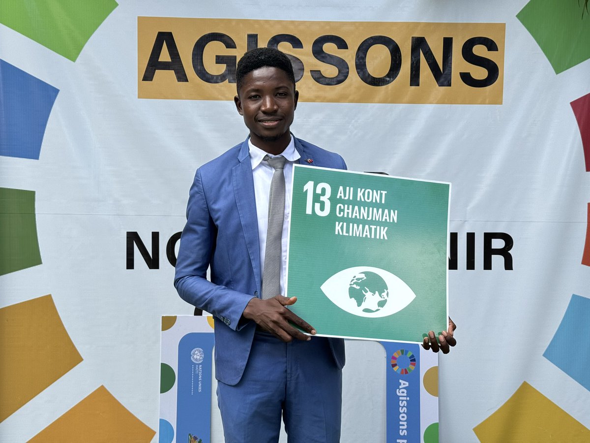 En cette Journée des Nations-Unies, les jeunes signent le manifeste pour l’environnement et le bien commun. Leur voix résonne pour une action climatique durable. #UNDay #ClimateAction <a href="/UNHaiti/">Nations Unies Haïti</a> <a href="/UlrikaR_UN/">Ulrika Richardson</a>